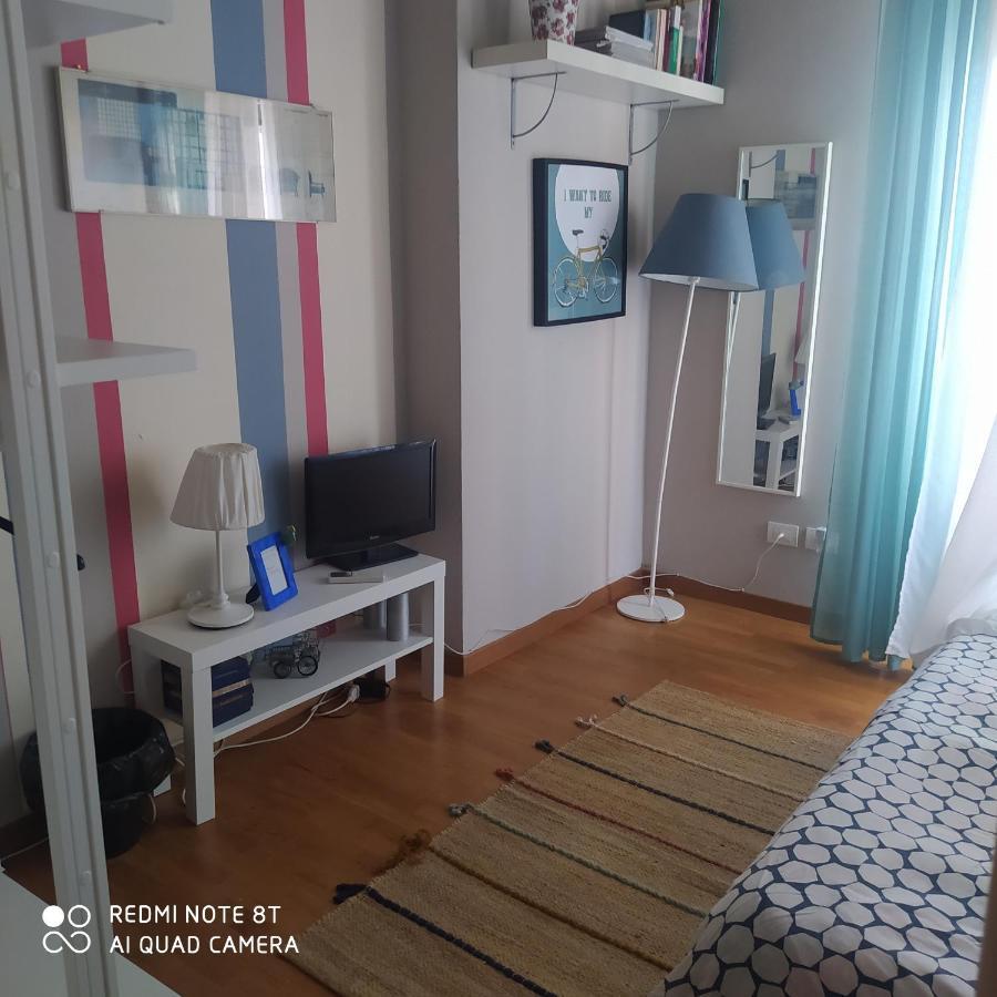 Room In Private Apartment Florence Exterior photo